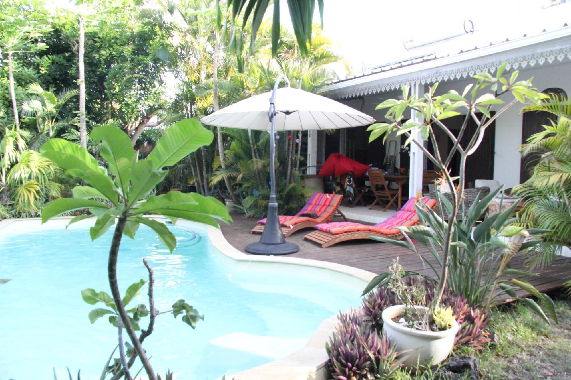 Maison Meublee Avec Piscine Pres Du Lagon La Saline Les Bains Exterior foto